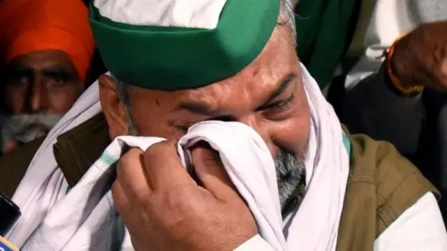 ராகேஷ் திகைத்