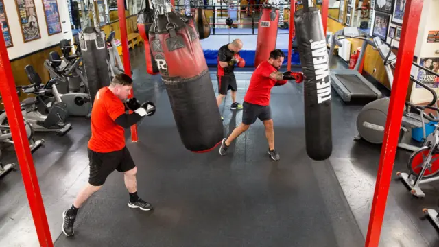 Участники Calton Athletic верят в реабилитацию без метадона. За это их не любят власти.