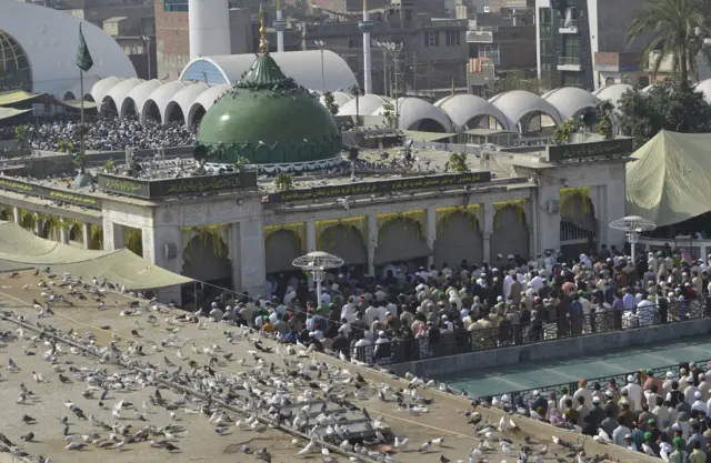 शाहबाज कलंदर की दरगाह