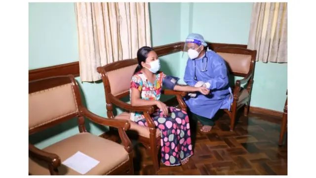 ကျန်းမာရေးစစ်ဆေးမှုတွေ ပြုလုပ်ပေး