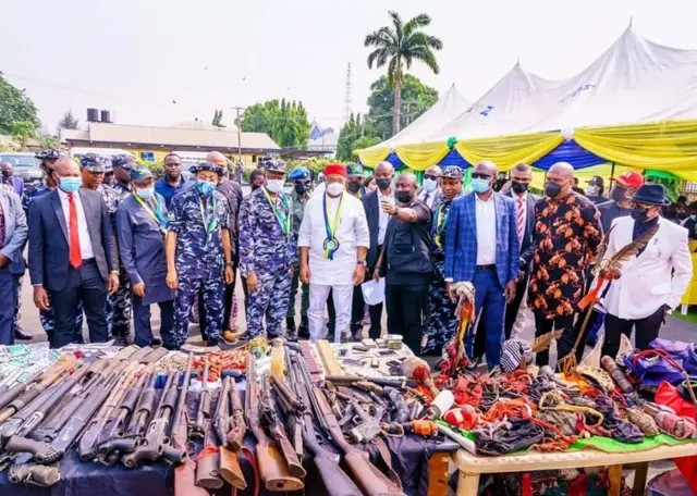 Commissioner of Police for Imo state show govnor Hope Uzodimma wetin dem recover from suspected criminals for di statw