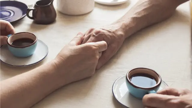 સિત્તેરની વય વટાવ્યા પછી એક થયાં નટવર ગાંધી અને પન્ના નાયક