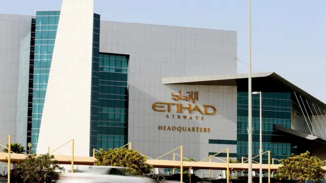 Etihad Airways Executive Vice President (Commercial) -Mohammad Al Bulooki talk say "Di new transit visa na great plan for di emirate and for visitors