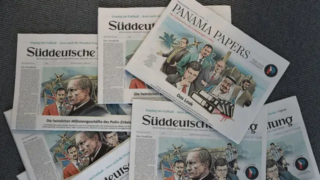 Portadas de periódicos con los Papeles de Panamá