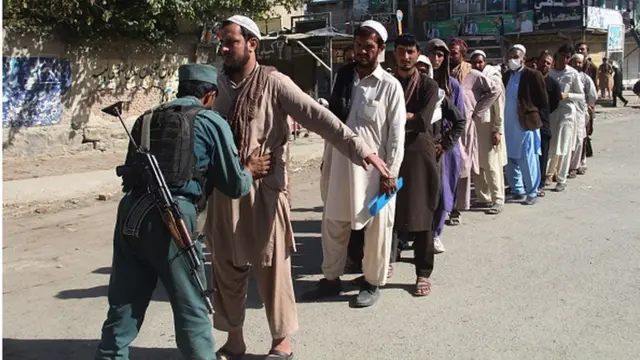 رحیمي وایي، تردې مهاله امنیتي ځواکونو په ټول هېواد کې د ۱۳۰ کمپایني غونډو امنیت نیولی