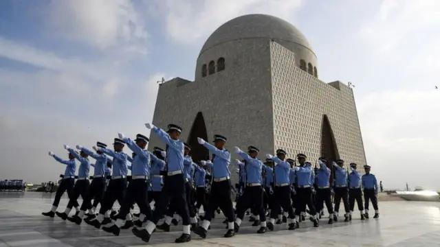 یوم دفاع