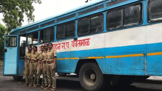 महिला एसटी ड्रायव्हर