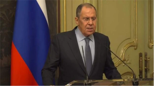 ইউক্রেনে সামরিক অস্ত্র দেয়ার বিরুদ্ধে নেটোকে হুঁশিয়ার করে দিয়েছেন রুশ পররাষ্ট্রমন্ত্রী সের্গেই লাভরভ