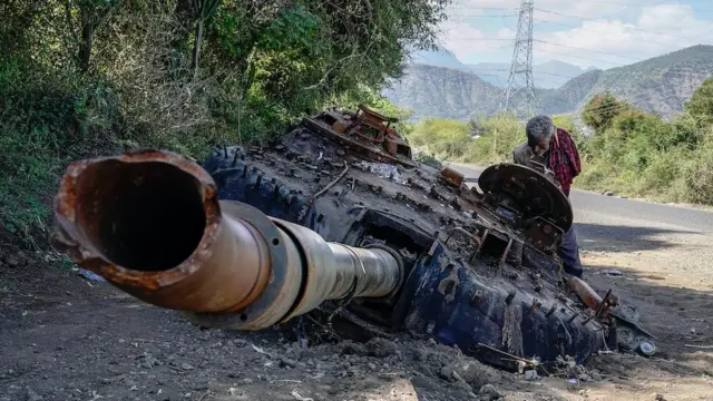 Destroçosnetbetsporttanque na Etiópia após ataquenetbetsportdrone