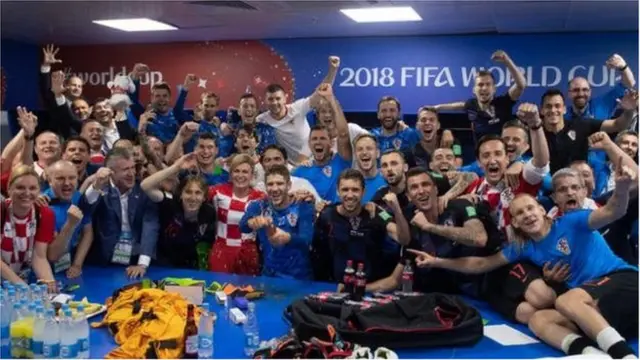 রাশিয়াকে হারিয়ে সেমিফাইনালে ক্রোশিয়া