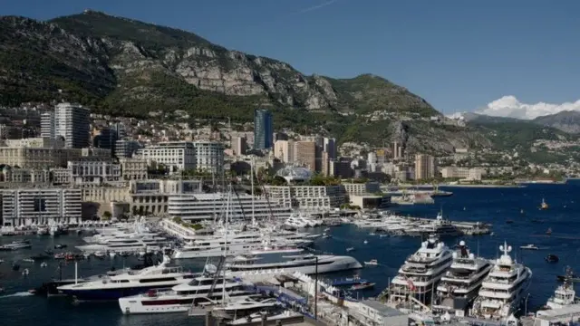 Các siêu du thuyền ở Monaco.