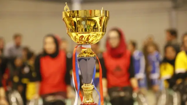 دختران معلول