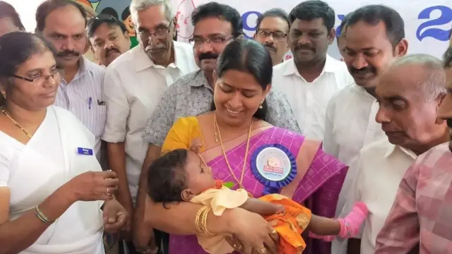 అంగన్ వాడీ కార్యకర్తలకు సరైన రక్షణ కోసం చర్యలు తీసుకుంటామని మంత్రి తానేటి వనిత అన్నారు.