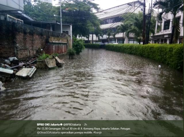 Banjir Melanda, Separuh Ibu Kota Jakarta Sempat Lumpuh - BBC News Indonesia