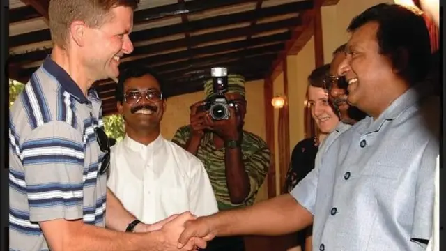 සාම ක්‍රියාවලිය අතරතුදී එරික් සොල්හයිම්, එඑල්ටීටීඊ සංවිධානයේ නායක වෙලුවිල්ලේ ප්‍රබාකරන්, තමිල් චෙල්වන් සහ ඇන්ටන් බාලසිංහම් වන්නියේදී හමුවූ අවස්ථාවක්