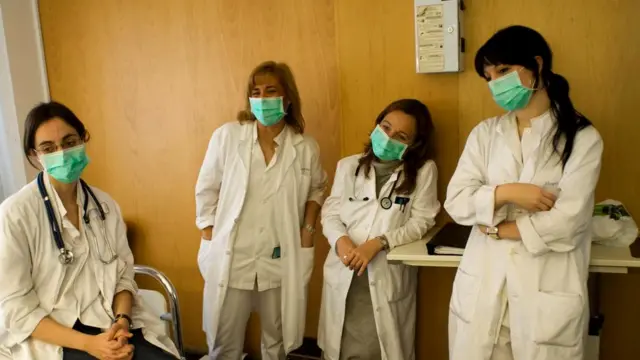 Благодаря "роевым" технологиям врачи смогут ставить более точные диагнозы, используя знания и интуицию участников группы