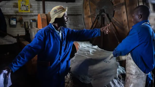 Une mauvaise relation avec sa hiérarchie au travail augmente les risques de crise cardiaque chez 40% des gens.