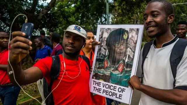 लोगों का प्रदर्शन