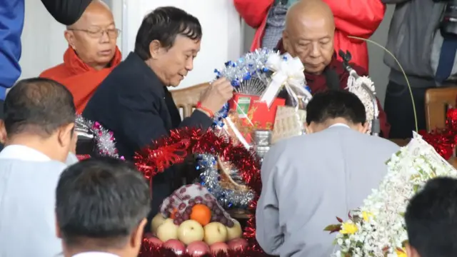 မီးလောင်ပြီး တစ်ပတ် အကြာမှာ ဈေးကို ပြန်ဖွင့်ခဲ့