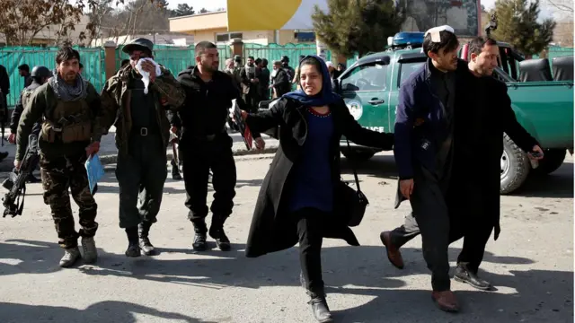 انفجار انتحاری آمبولانس در مرکز کابل