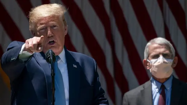 本次也并非白宫第一次指责福奇。