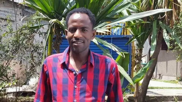 ጉየ ኣዶላ ኣብ መንበሪ ገዝኡ