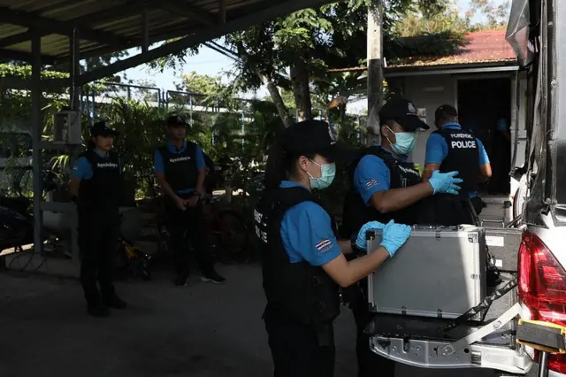 นวลปราง พิทักษ์กาญจนกุล ตำรวจหญิง พิสูจน์หลักฐาน สามจังหวัดชายแดนใต้ บีบีซี