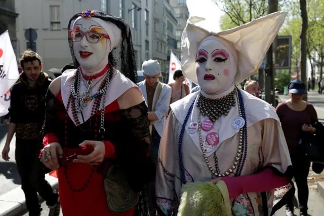 पेरिस में यौनकर्मियों का विरोध प्रदर्शन