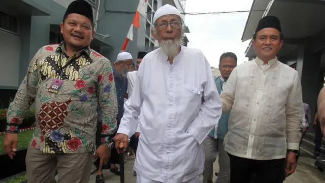 স্বাস্থ্য ও বয়সের বিবেচনায় জেল থেকে ছাড়া পাচ্ছেন বা'আসির