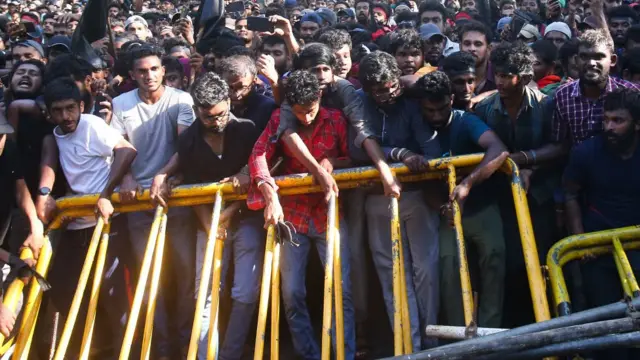 இலங்கை மாணவர்கள்