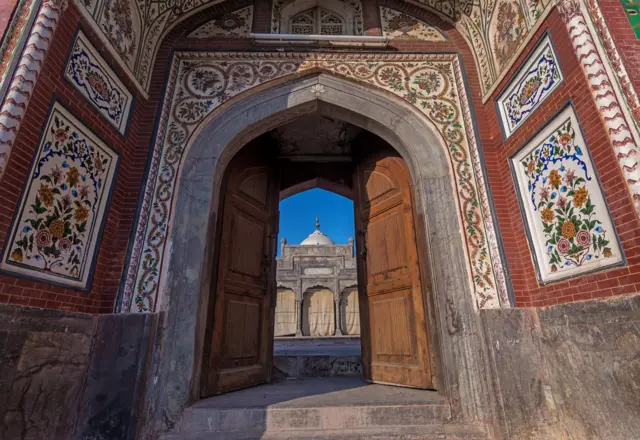 شاہی مسجد، چنیوٹ