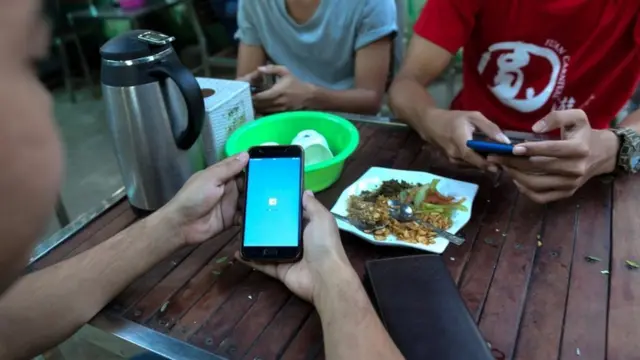 ဖေ့စ်ဘုတ်