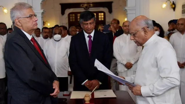 අන්තර්කාලීන ආණ්ඩුවේ අමාත්‍යවරු 18 දෙනා කවුරුන්ද?