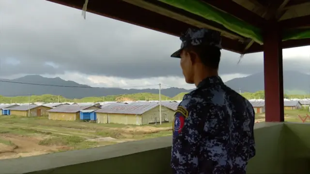 রোহিঙ্গাদের জন্য অন্তর্বর্তীকালীন আবাসনের ব্যবস্থা করেছে মিয়ানমার সরকার।