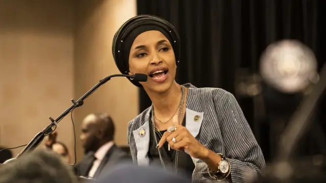 Dhalattuu Somaaliyaa kan taate Ilhaan Omaar, dubartii musliimaa yeroo duraaf Kongiresii Ameerikaa seente