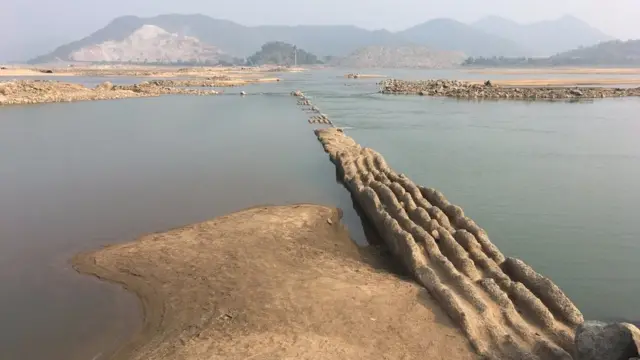 ఇది ప్రధాన డ్యాం కింద ఉండే డయాఫ్రం వాల్