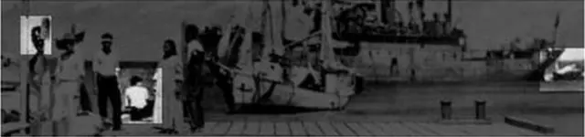 写真左の人物がヌーナン、中央がイアハート、右端が飛行機なのか