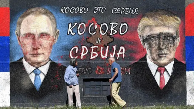 Mural con Putin y Trump