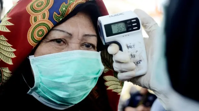 கொரோனா: ஒத்துழைக்காத மலேசிய மக்கள்: ராணுவத்தை களமிறக்கும் அரசு