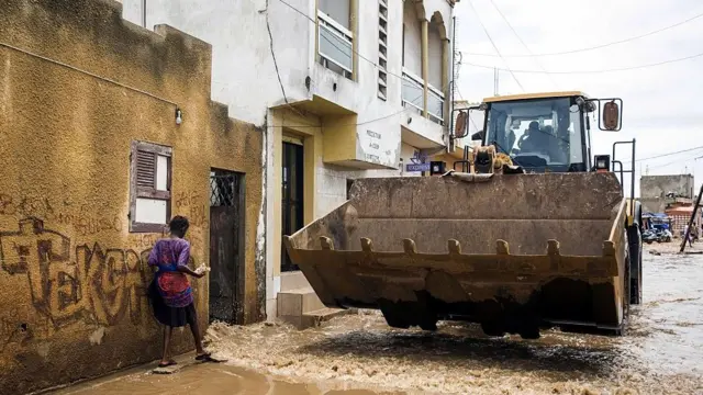 Inondation dans une rue de Pikine en 2016