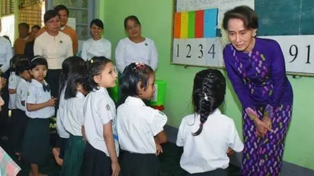 ပညာရေး၊ လျှပ်စစ်နဲ့ စွမ်းအင်၊ ကျန်းမာရေးနဲ့ အားကစားဝန်ကြီးဌာနတို့အပါအဝင် ဝန်ကြီးဌာန ၇ခုက သုံးမကုန်တဲ့ ငွေကျပ်ဘီလီယံ ၉၀၀ ကျော်ကိုပြန်အပ်ခဲ့ပါတယ်။