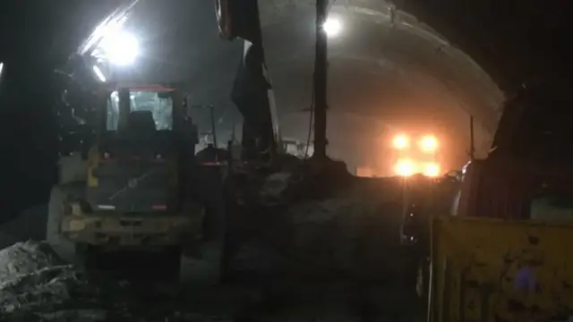 শুক্রবার রাত থেকে উদ্ধারকাজ থমকিয়ে আছে 