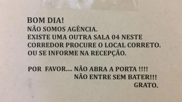 Placa coladatecnicas futebol virtual bet365uma porta do Edifício Claudina, na Barãotecnicas futebol virtual bet365Itapetininga. Ela diz: "Bom dia! Não Somos agência. Existe outra na sala 04 neste corredor, procure o local correto ou se informe na recepção. Por favor não abra a porta! Não entre sem bater. Grato."