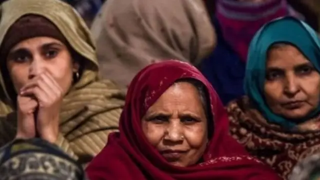 शाहीन बाग़ में प्रदर्शन के दौरान महिलाएं