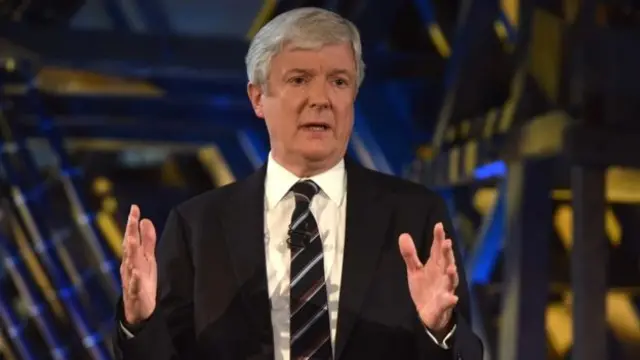 Umuyobozi wa BBC, Tony Hall, avuga ko ashaka ko BBC "iba intangarugero" mu buryo abagore bafatwa ku kazi