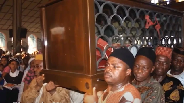 E bulatara ahụ Fr Tansi n'afọ 1986 ma lie ya na Naịjirịa