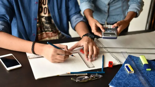 பொறியியல் படிப்புகள் கட்டண உயர்வு