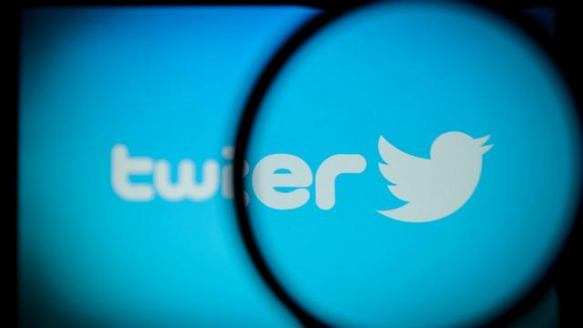 推特和脸书都在中国大陆受到封锁，无法直接访问。