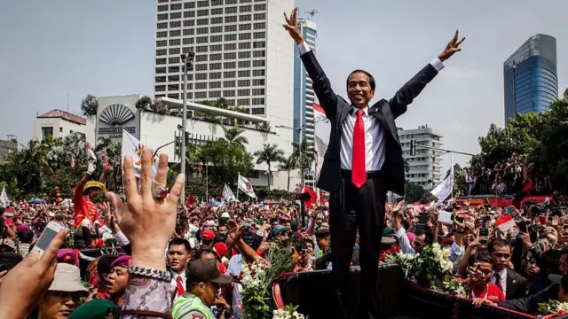 Pada pemilu presiden 2014 lalu, Jokowi meraup suara banyak dari kaum nasionalis-pluralis dan milenial. Kini suara dari kelompok itu berpotensi berkurang.