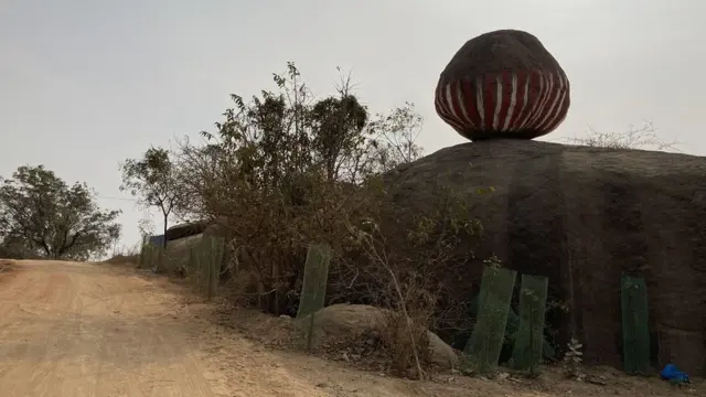 సేవ్ ఖాజాగూడ రాక్స్